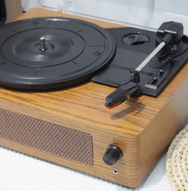 omix-fm-108-acik-kahverengi-hoparlorlu-bluetoothlu-pikap-plak-calar-5117.jpg